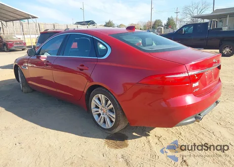 2017 Jaguar Xf 35T Premium z USA, uszkodzony, nr VIN SAJBD4BVXHCY26881